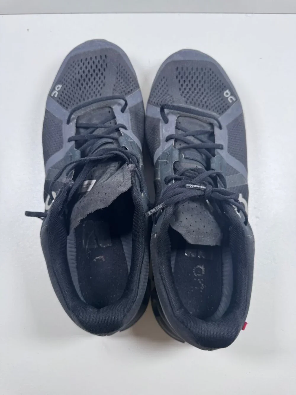 On Cloudflow Mens Running Shoes 9 42.5 Black Grey CloudTec Swiss Engineering